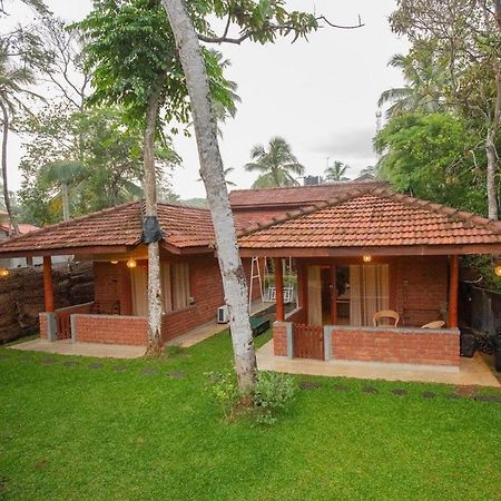 Hotel Click Hiriketiya Dikwella Sur Exterior foto