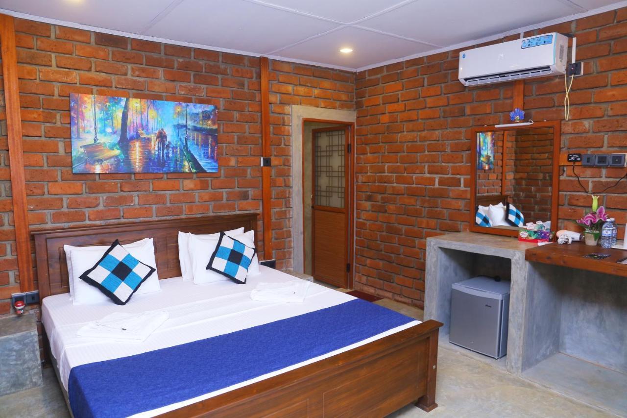 Hotel Click Hiriketiya Dikwella Sur Exterior foto