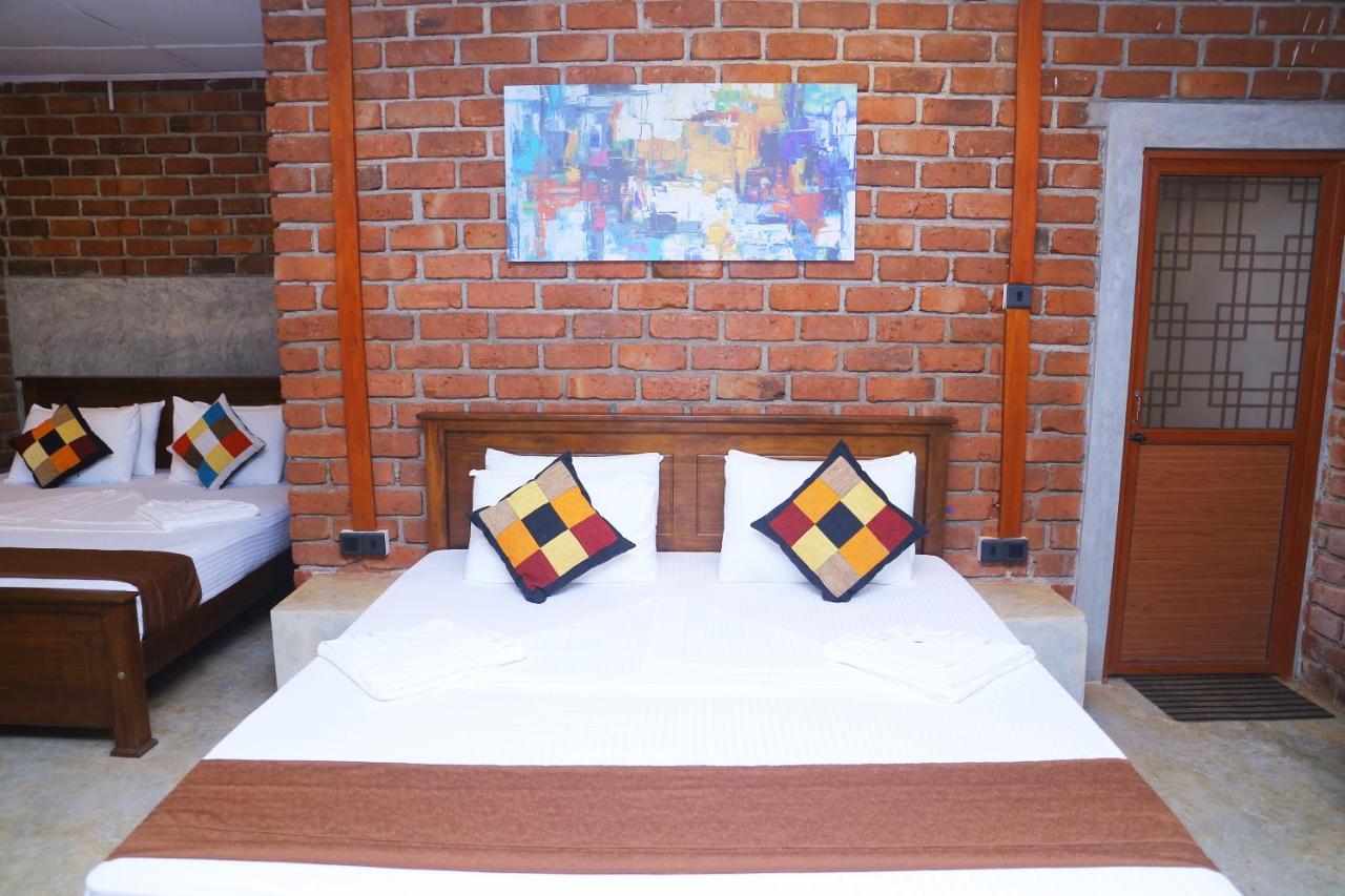 Hotel Click Hiriketiya Dikwella Sur Exterior foto