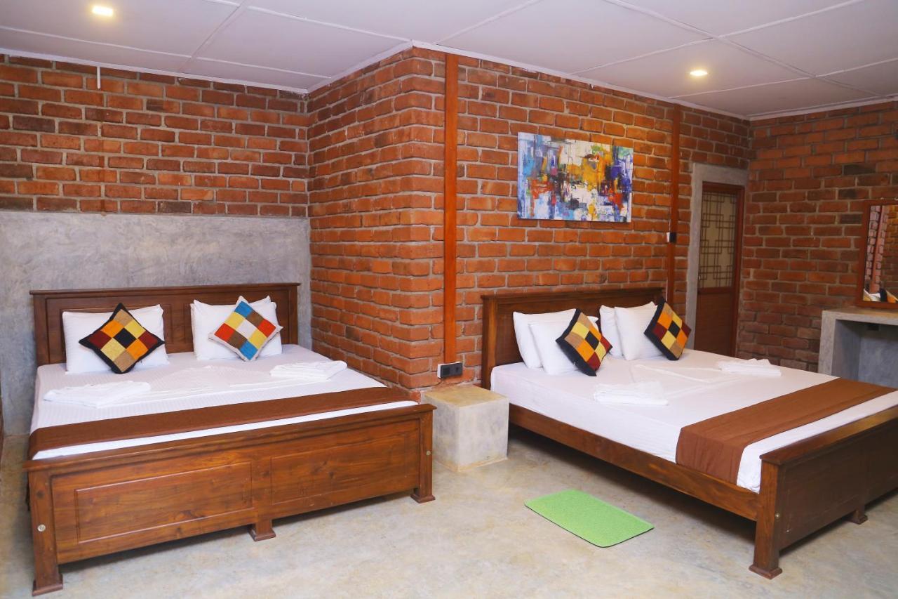 Hotel Click Hiriketiya Dikwella Sur Exterior foto