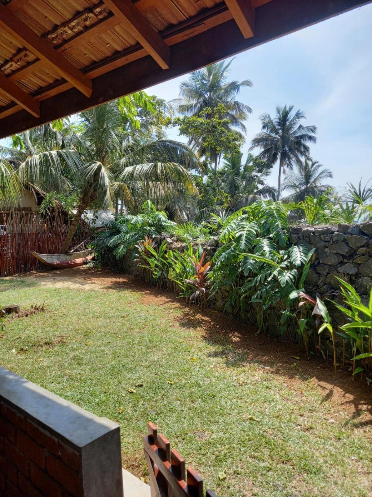 Hotel Click Hiriketiya Dikwella Sur Exterior foto